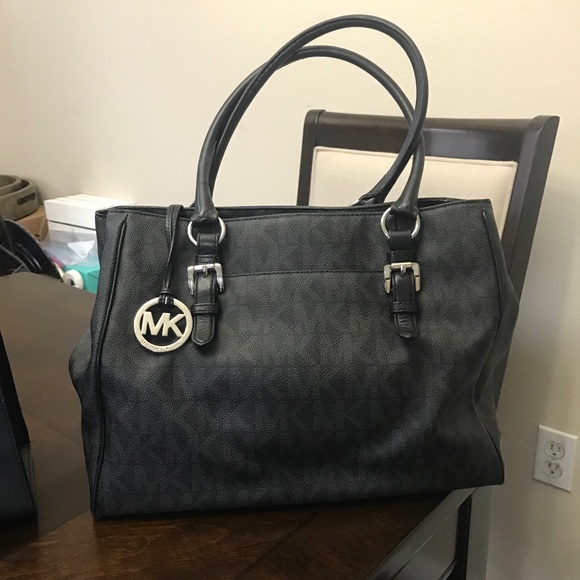 Black Michael Kors jet set logo tote